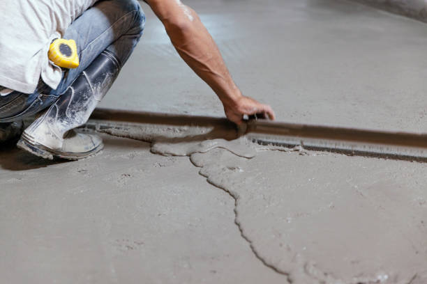 Best Concrete Pool Decks in Willow Oak, FL